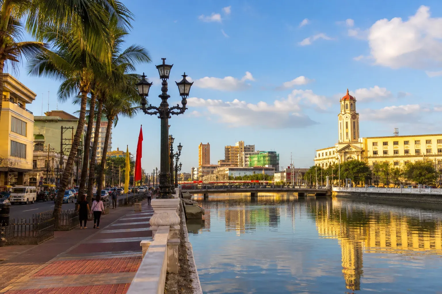 An Iloilo City dating guide scene near the river esplanade and public meetup areas