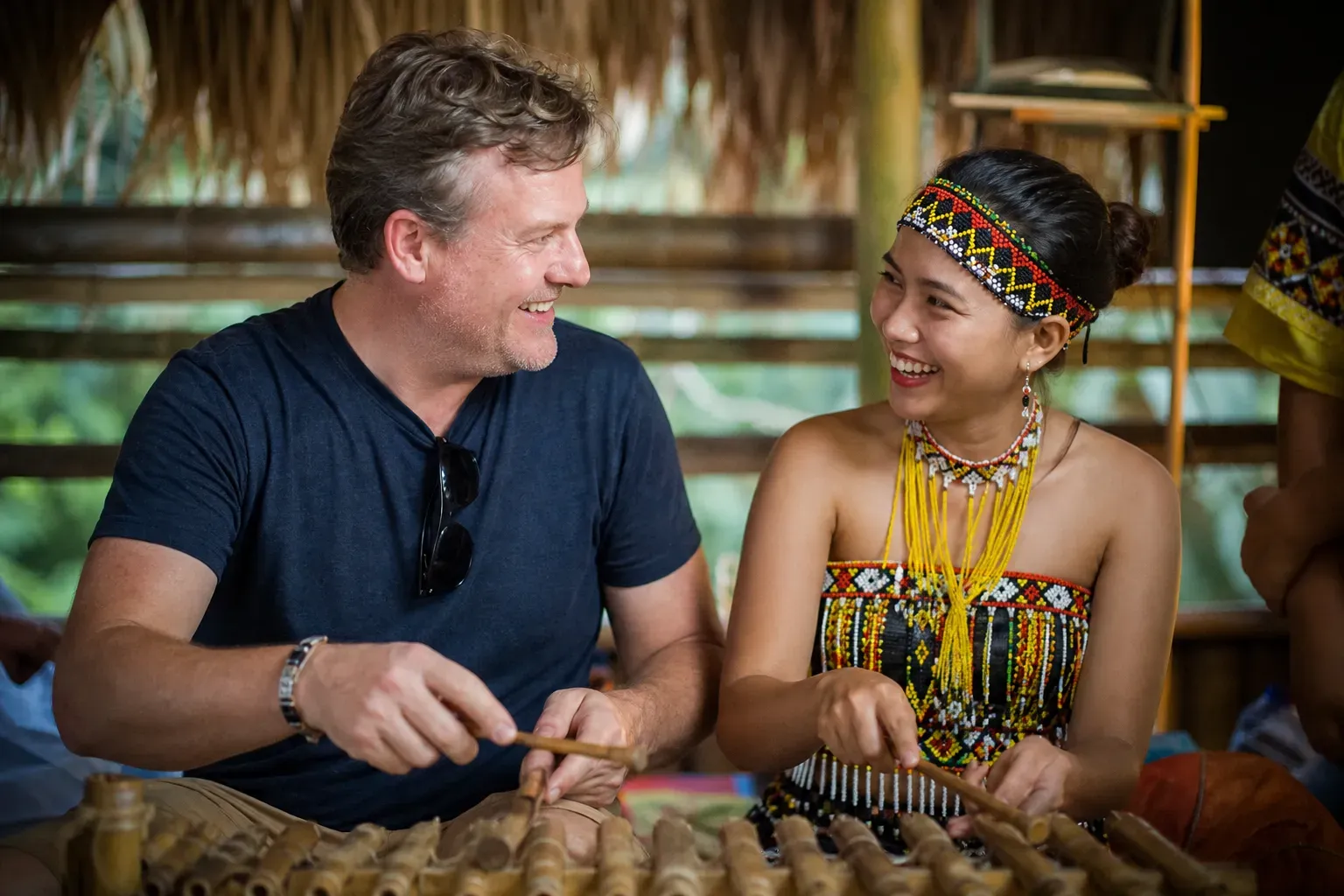 Editorial scene representing a cross-cultural conversation in the Philippines